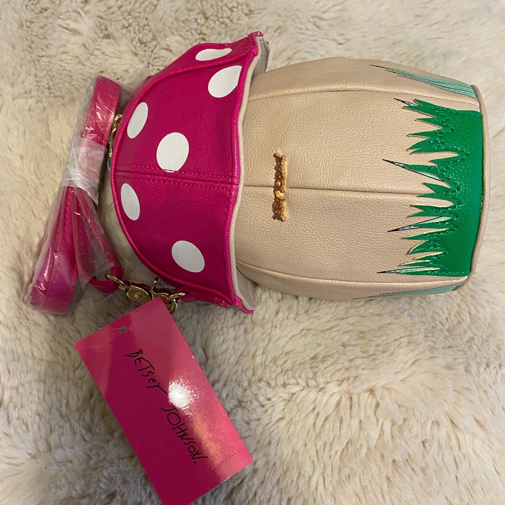Betsy Johnson fuchsia shroomin mushroom cross body purse - Picture 2 of 6